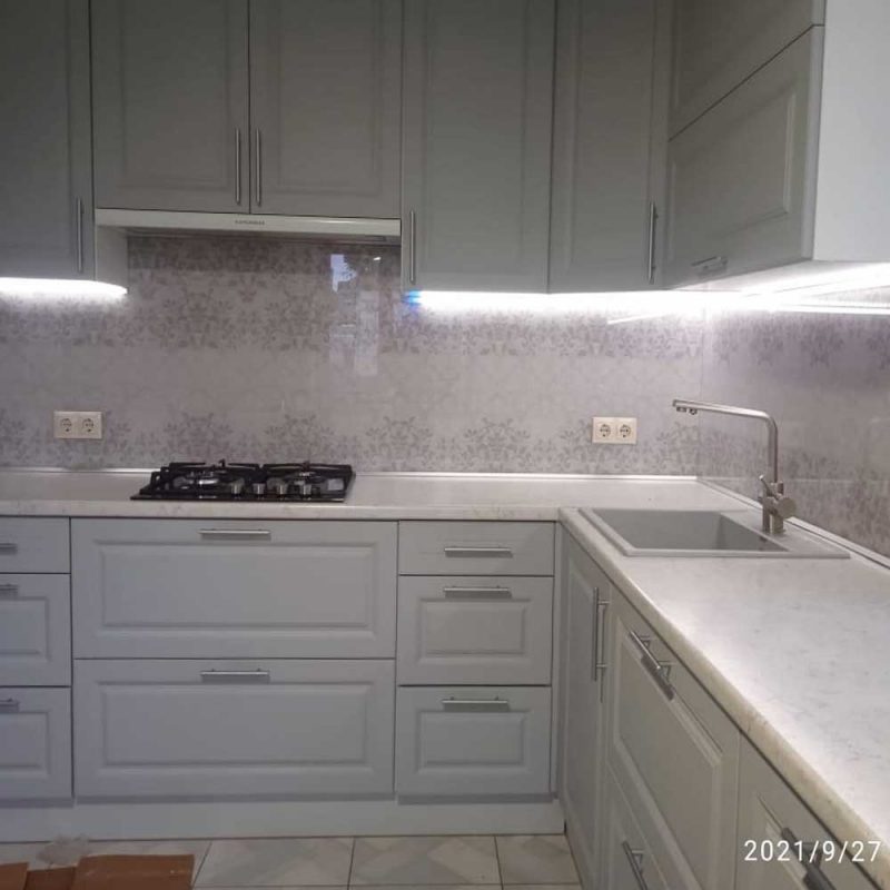 Огнеупорное стекло для кухни на фартук | Fartuki-skinali.ru