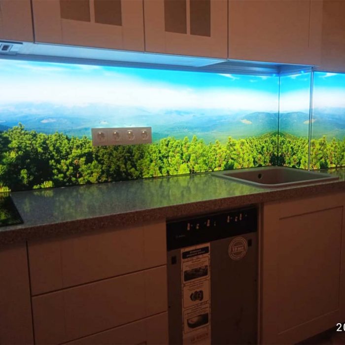 Фото кухонного фартука с подсветкой изнутри