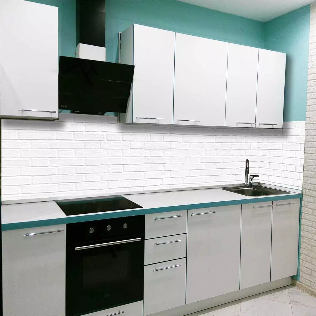 Белая кухня в скандинавском стиле с кирпичным фартуком