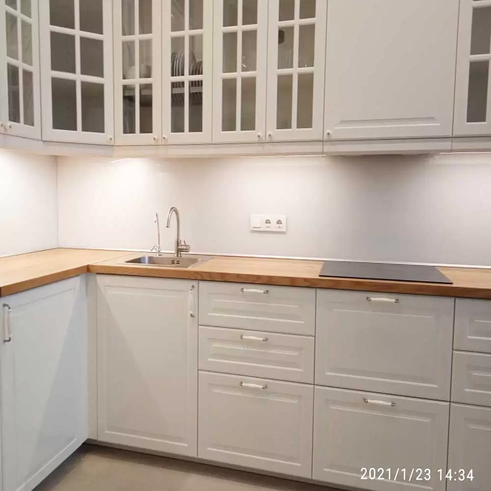 Однотонное стекло для фартука