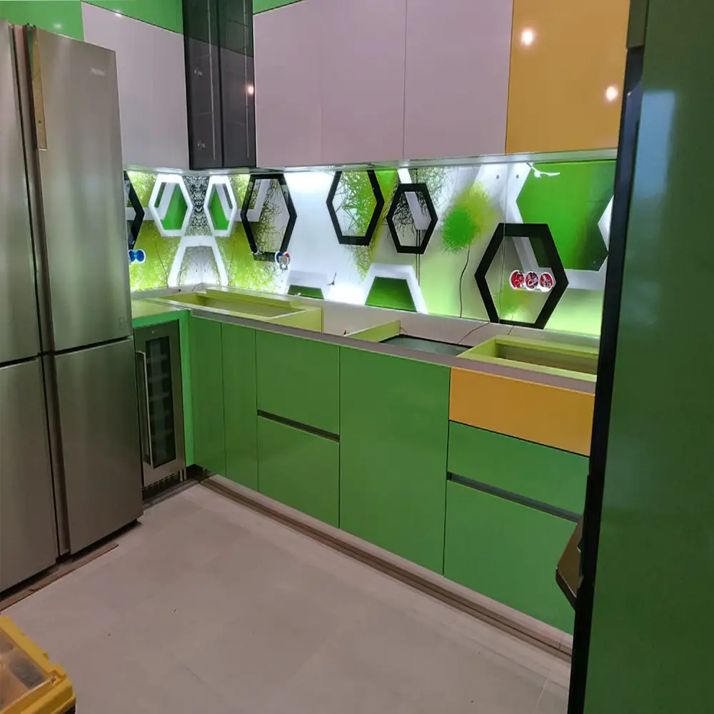 Фотография кухонного фартука скинали с подсветкой изнутри Fartuki-skinali.ru