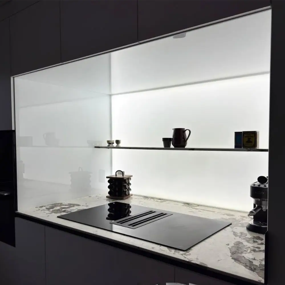 стильная подсветка фартука на кухне арт. 45378